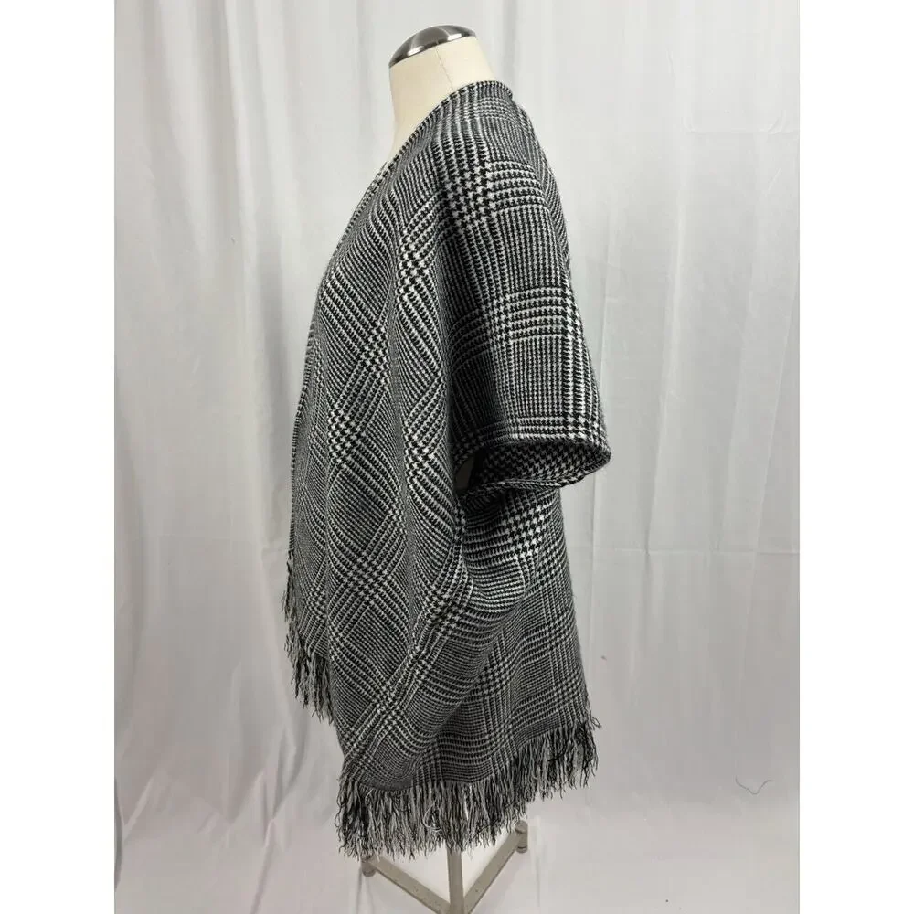 Ann Taylor LOFT Reversible Houndstooth Poncho Size XS/S Black/White Fringe